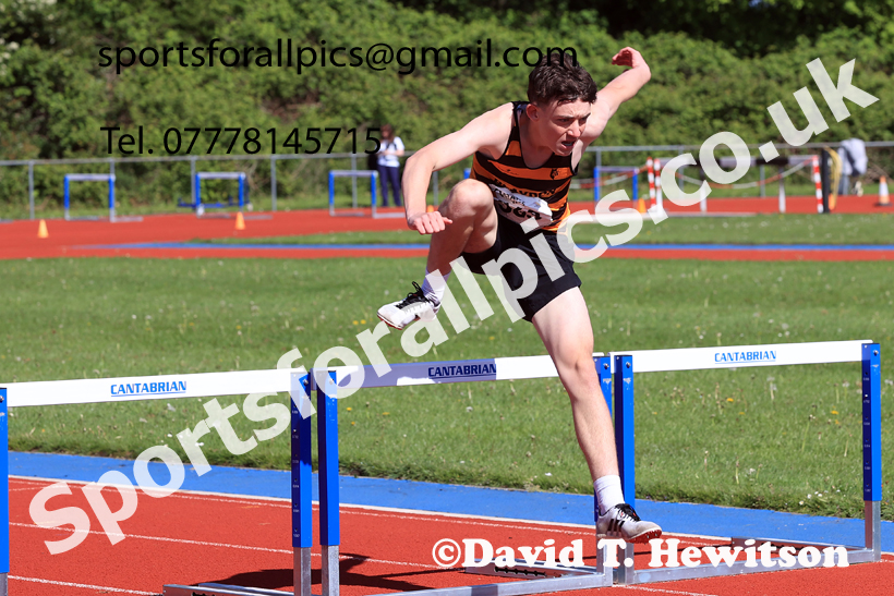 Hurdles, 2026 North Eastern Track and Field Champs, Shildon, County Durham. Photo: David T. Hewitson/Sports for All Pics